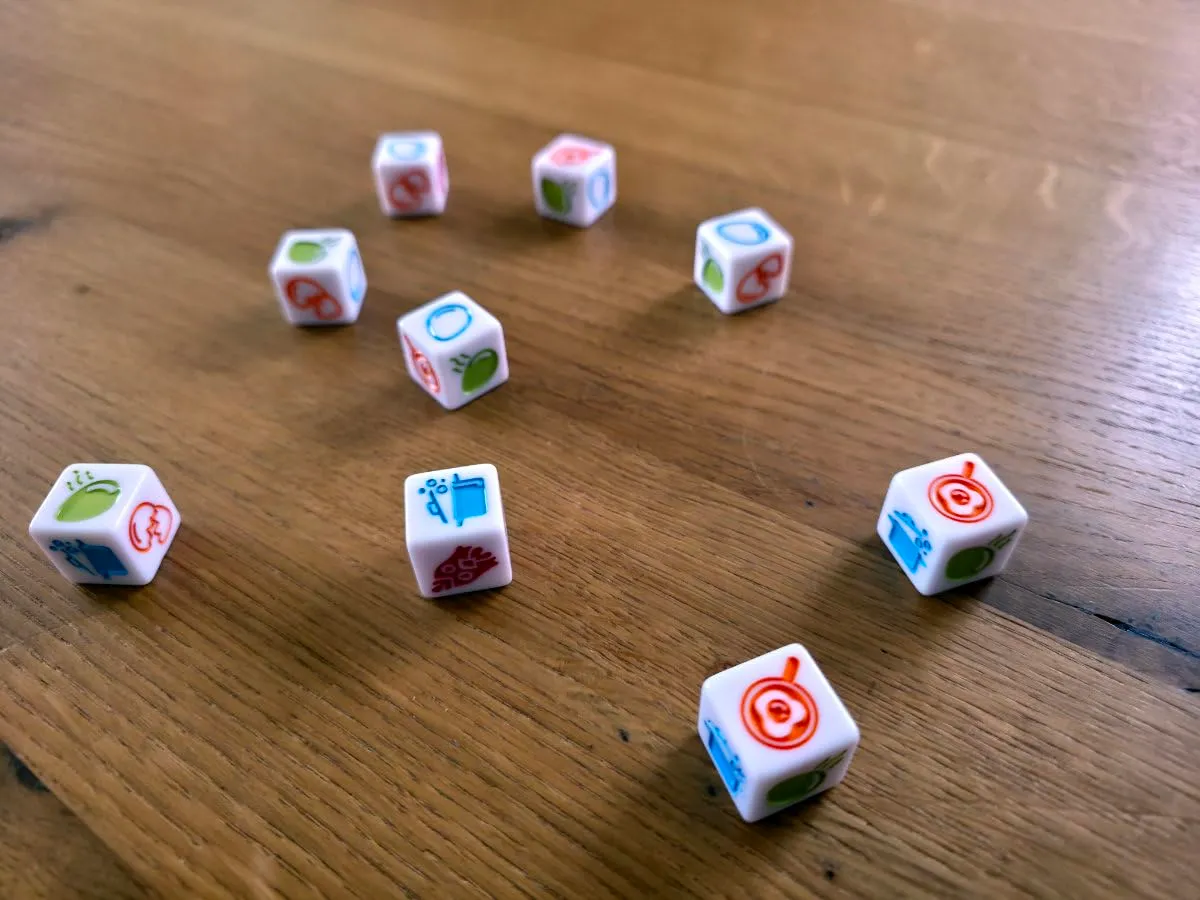 Game Factory Auf die Eier 646038 Würfelspiel Mini-Dose Zock