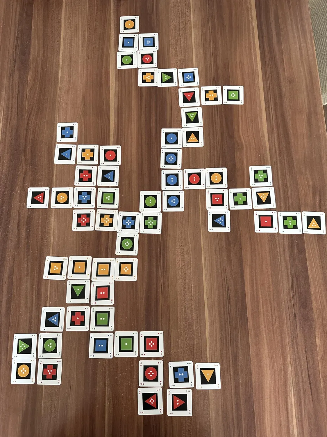 Game Factory Kwatro 646195 Kartenspiel in Metalldose